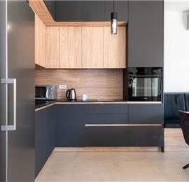 4 Bedroom Villa with Pool near Vodice town, Sibenik Riviera, sleeps 8